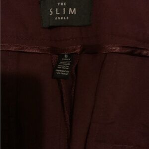 The Slim Ankle Pants in Burgundy